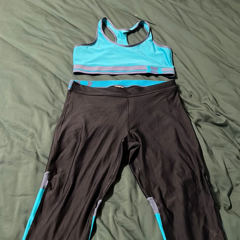 UNDERARMOUR workout set size medium